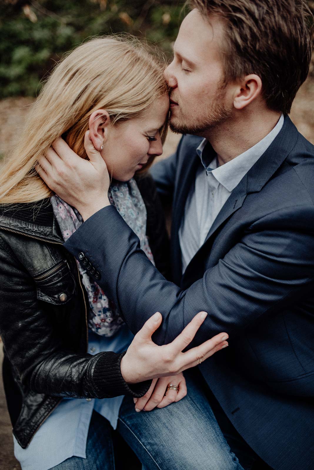 018-verlobungsshooting-engagement-fotograf-witten-rombergpark-dortmund