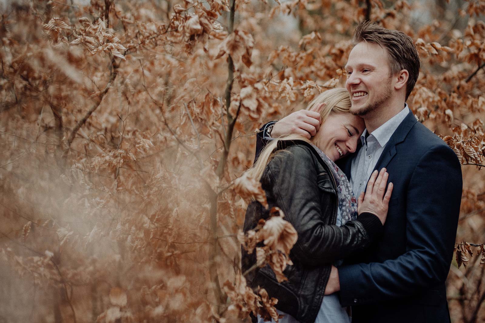 026-verlobungsshooting-engagement-fotograf-witten-rombergpark-dortmund