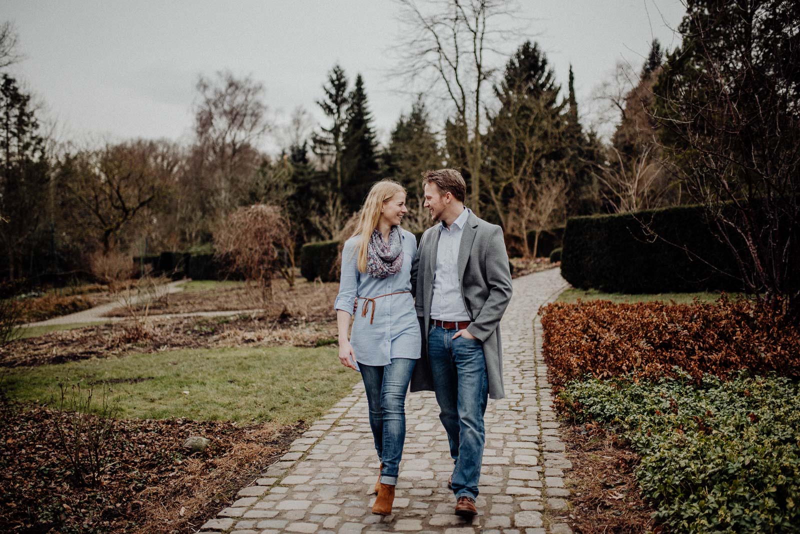 034-verlobungsshooting-engagement-fotograf-witten-rombergpark-dortmund