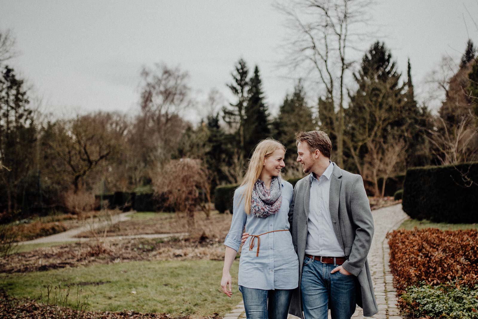 035-verlobungsshooting-engagement-fotograf-witten-rombergpark-dortmund