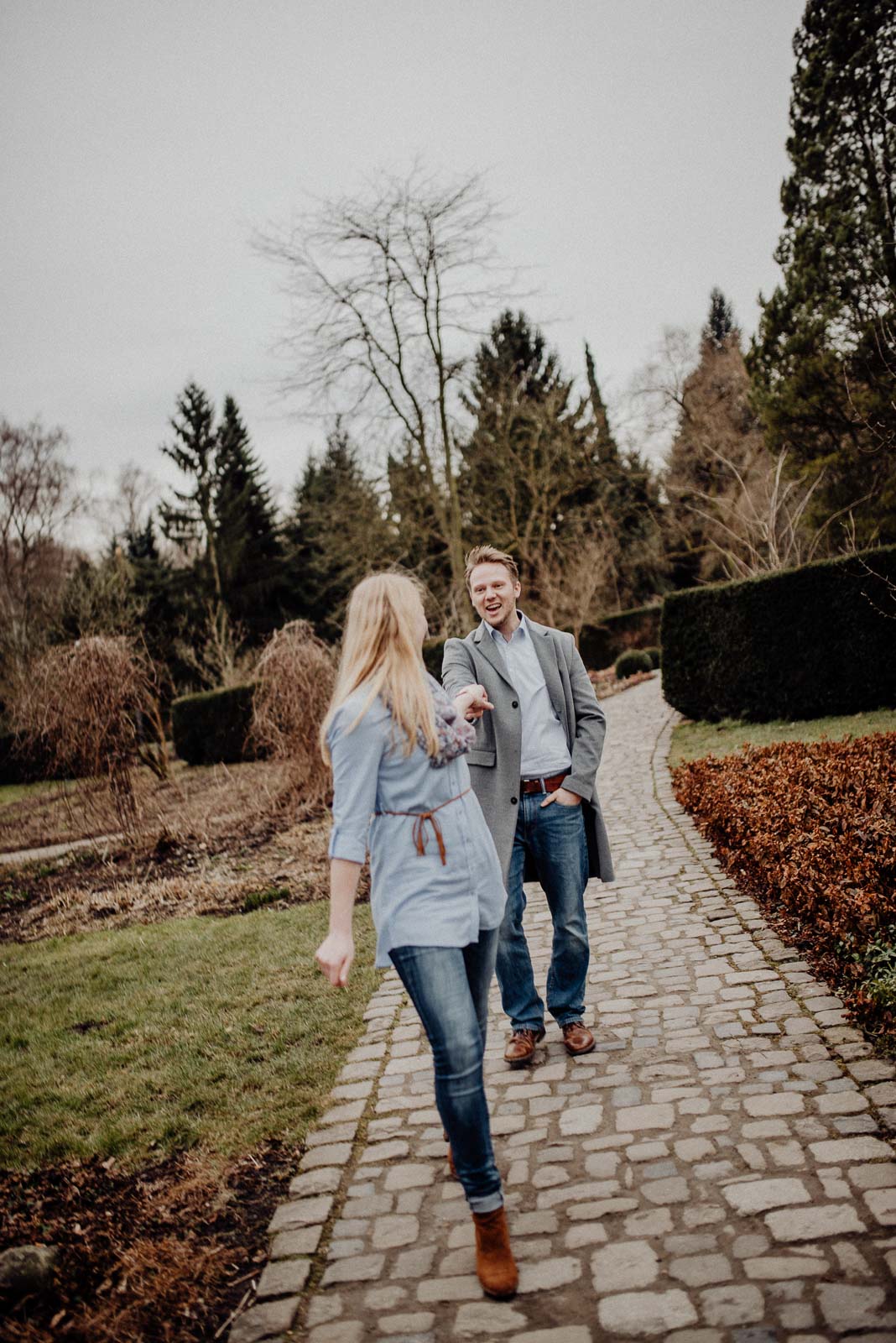 039-verlobungsshooting-engagement-fotograf-witten-rombergpark-dortmund