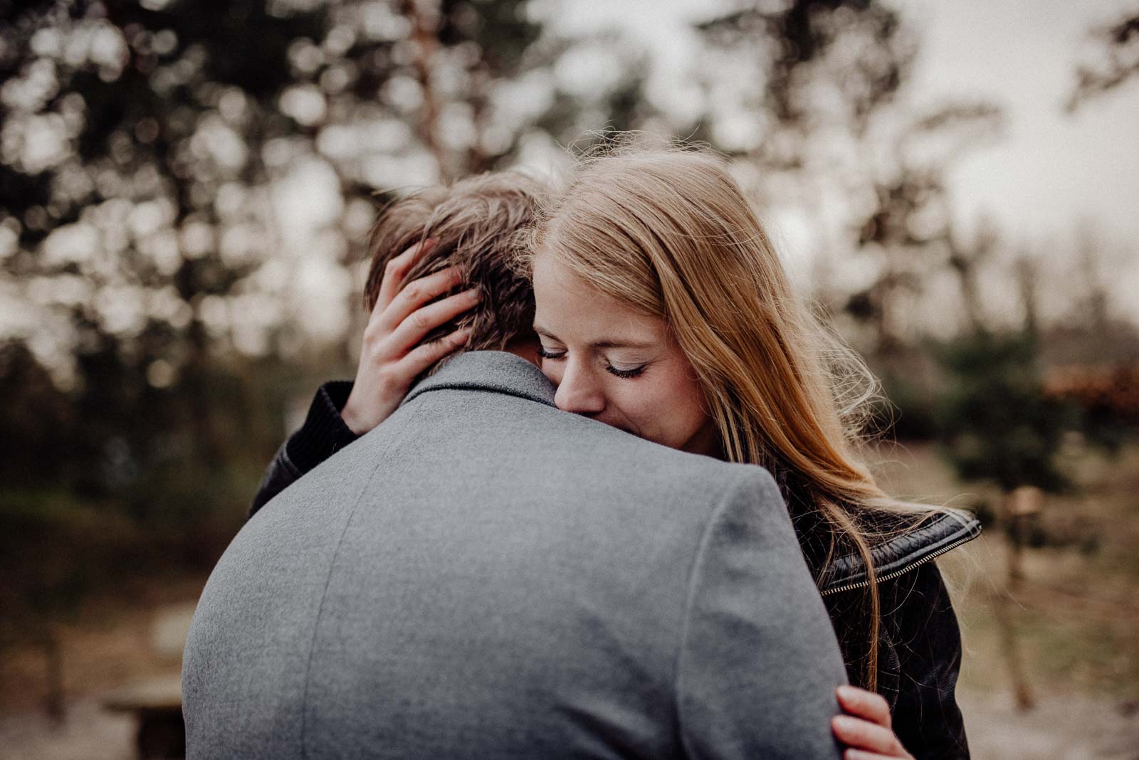 046-verlobungsshooting-engagement-fotograf-witten-rombergpark-dortmund