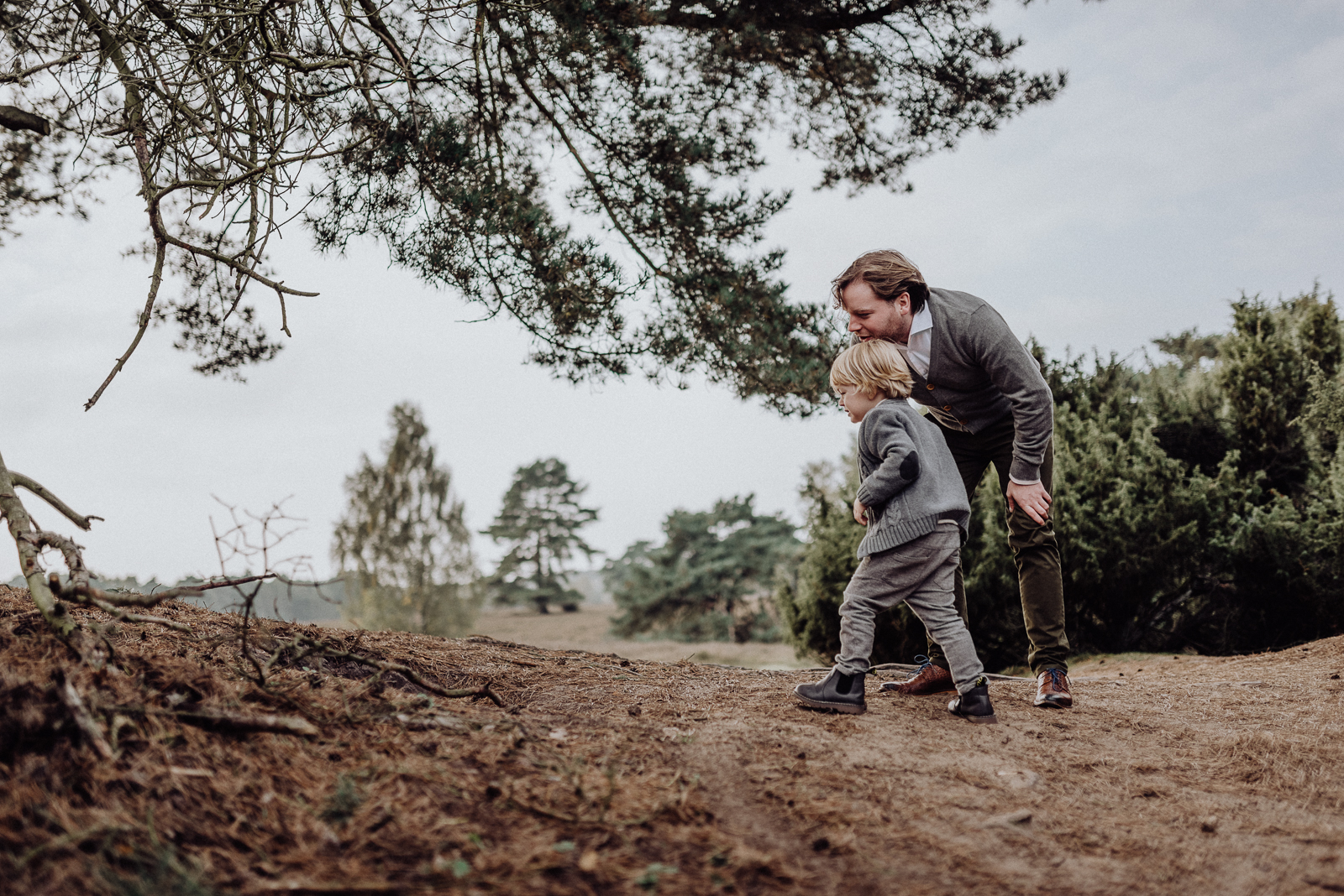 009-designparaplus-familienshooting-heide-boho 009-designparaplus-familienshooting-heide-boho