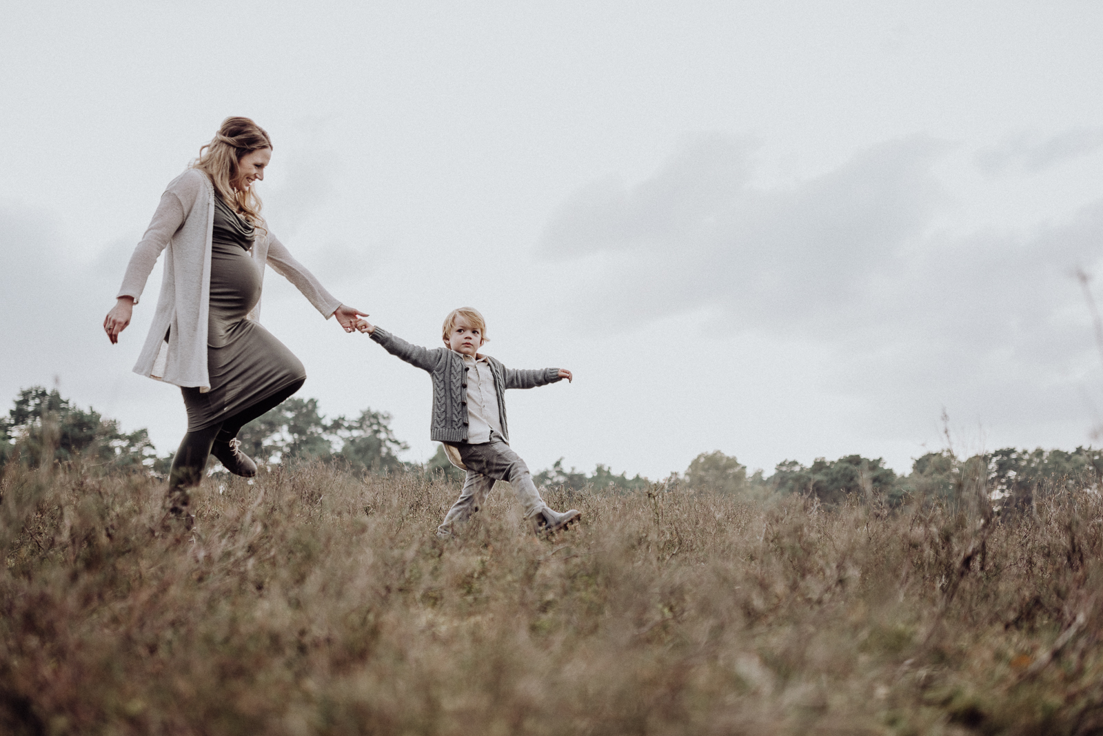 015-designparaplus-familienshooting-heide-boho 015-designparaplus-familienshooting-heide-boho