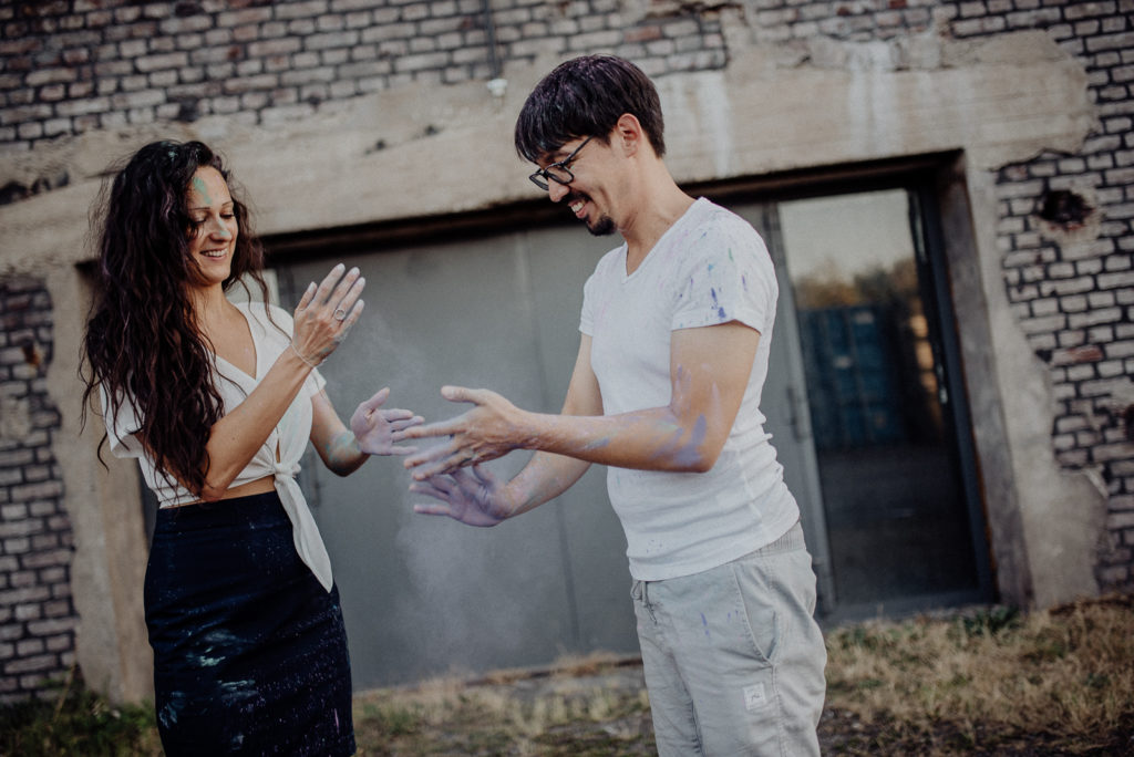 023-designparaplus-paarshooting-bochum-verlobungsshooting-holi-shooting