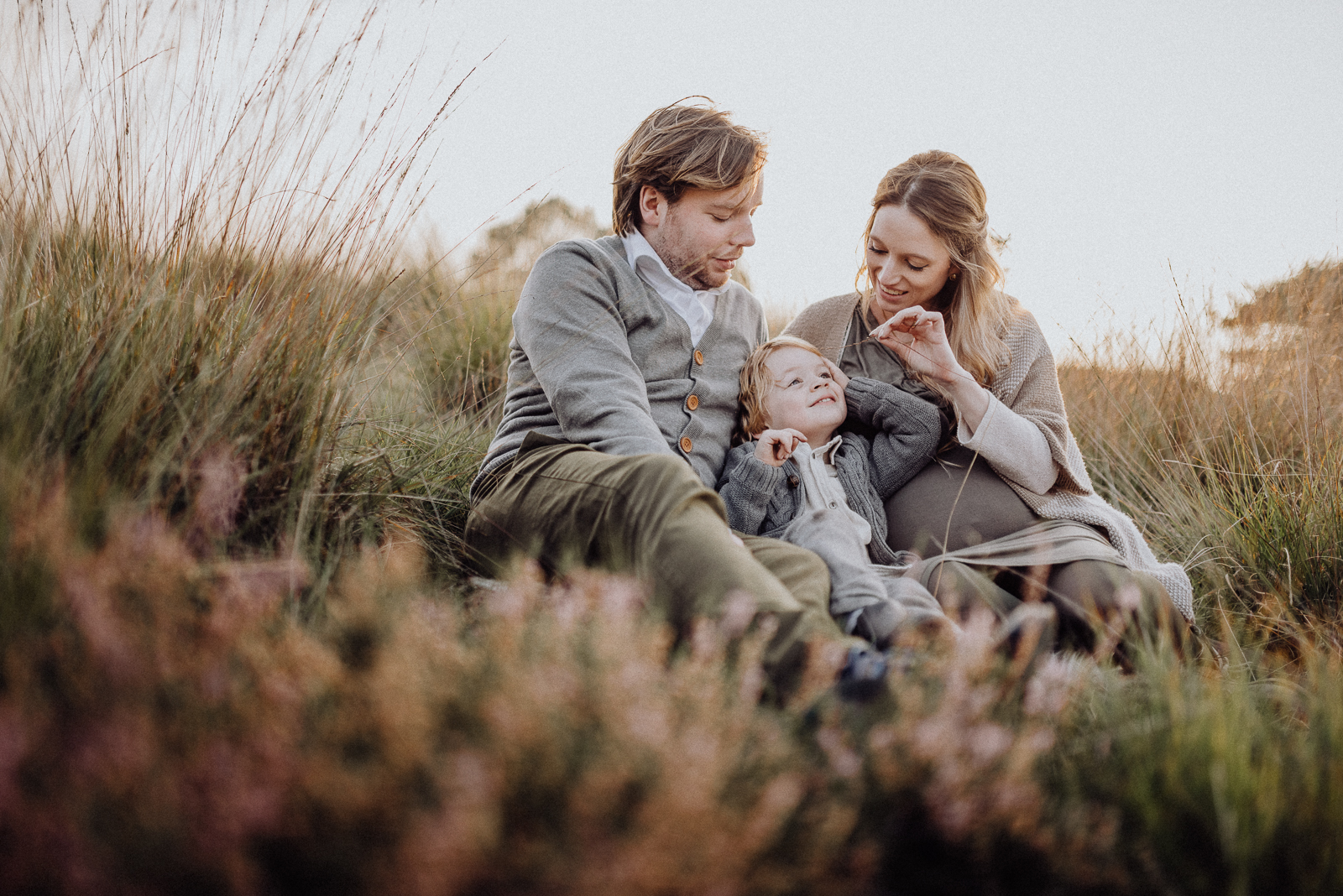 051-designparaplus-familienshooting-heide-boho 051-designparaplus-familienshooting-heide-boho