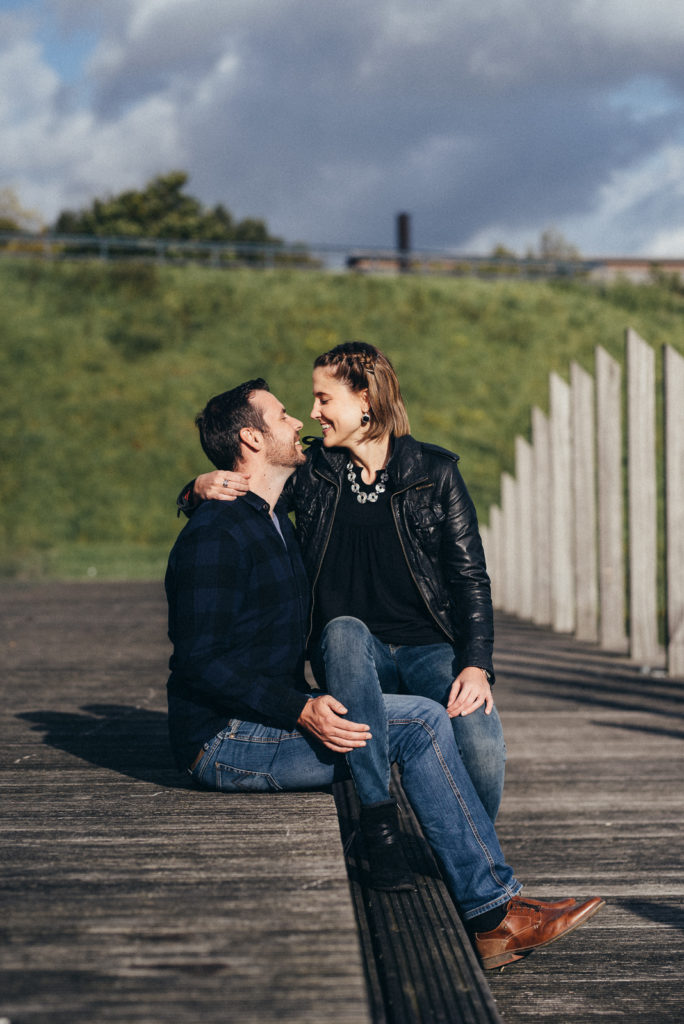 020-designparaplus-lovebirds-fotografie-bochum-paarshooting-jahrhunderthalle