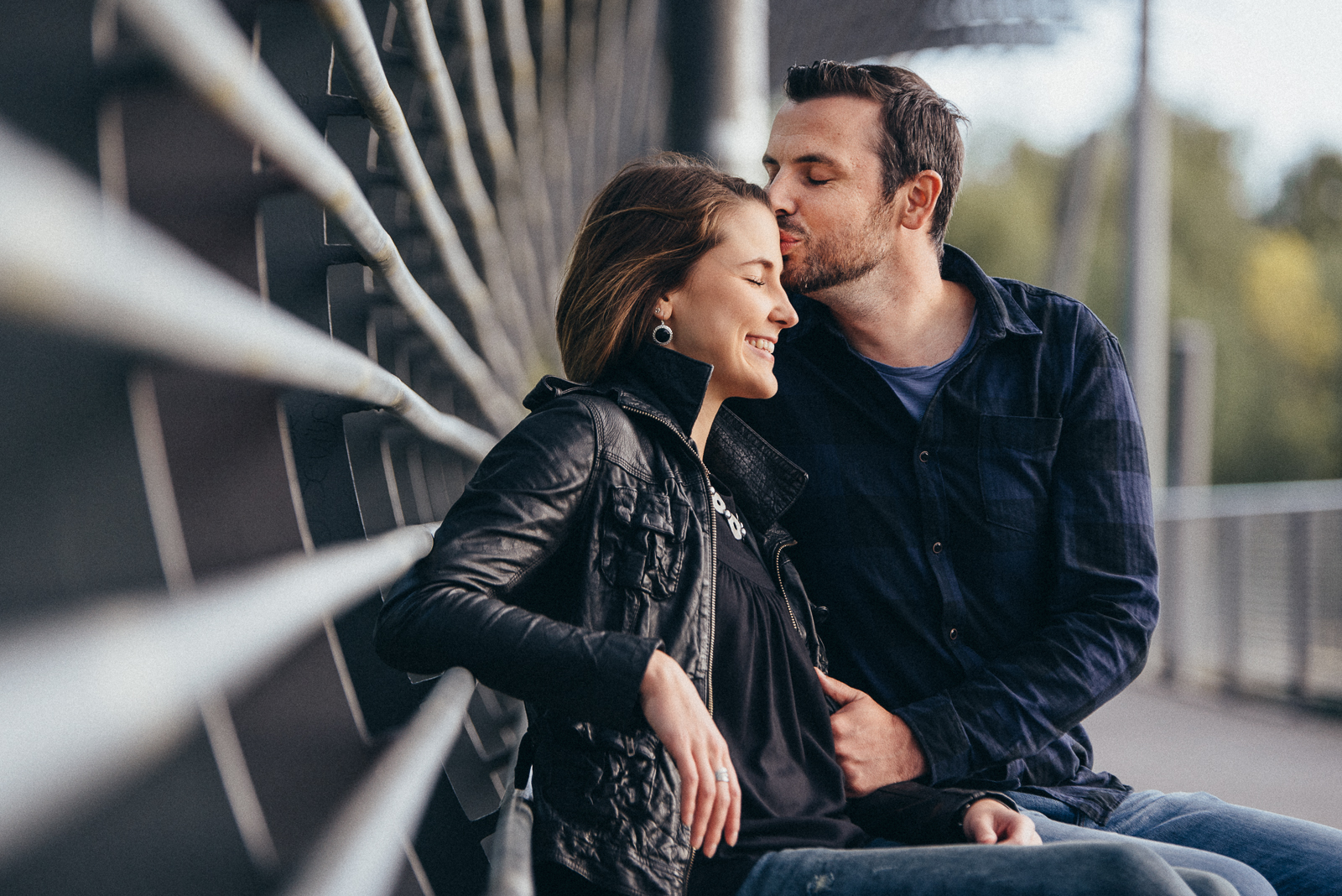 026-designparaplus-lovebirds-fotografie-bochum-paarshooting-jahrhunderthalle