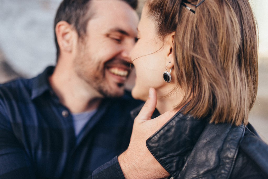 039-designparaplus-lovebirds-fotografie-bochum-paarshooting-jahrhunderthalle