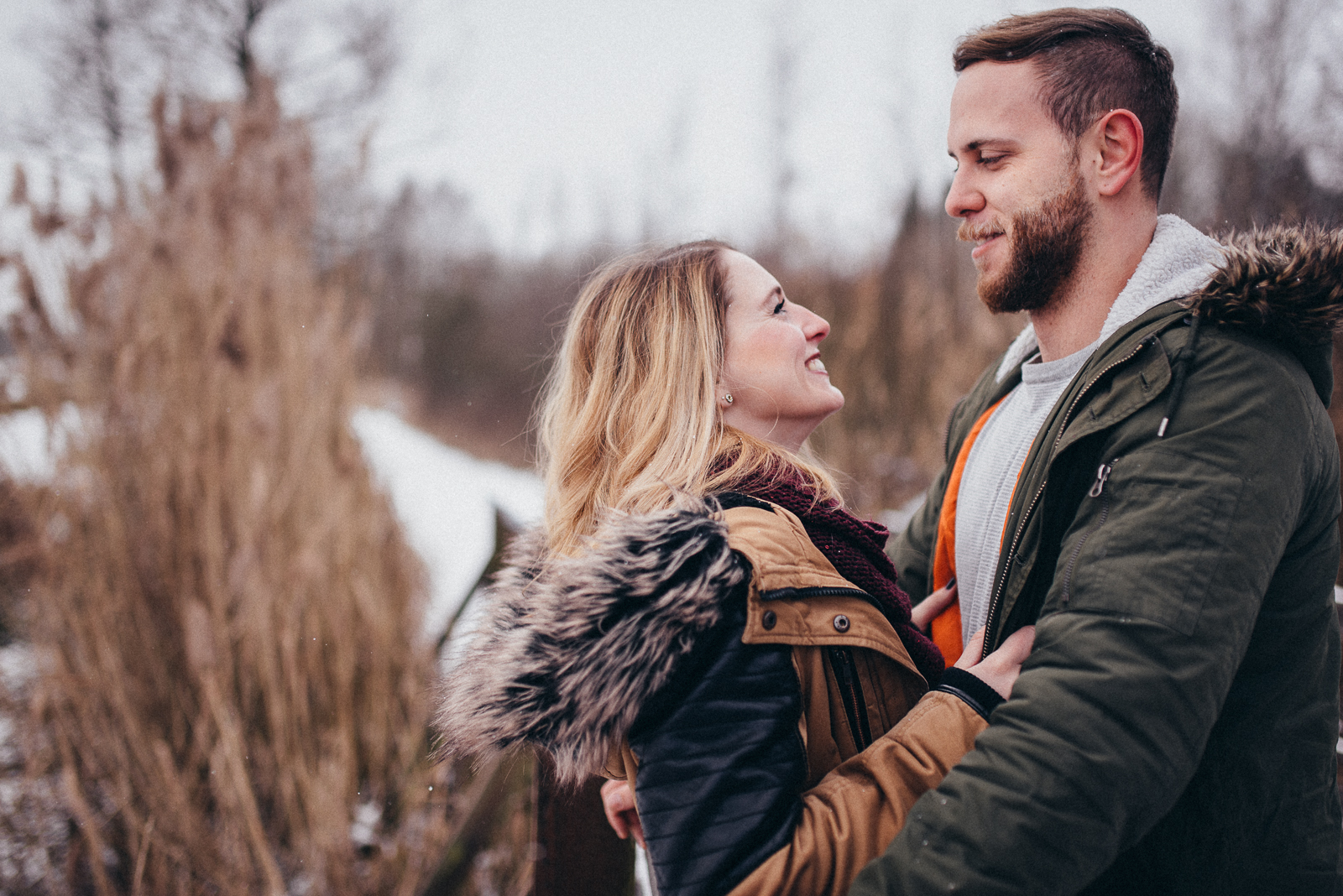 015-designparaplus-schneeshooting-heide-moor-paarshooting-fotograf-witten