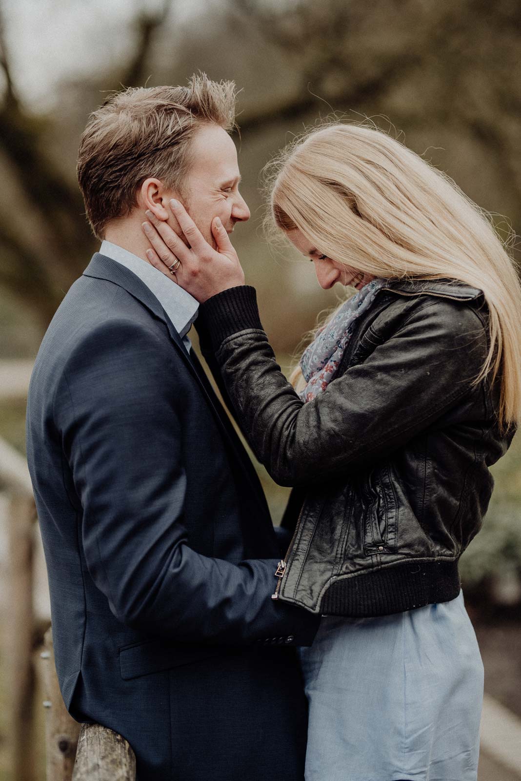 002-verlobungsshooting-engagement-fotograf-witten-rombergpark-dortmund