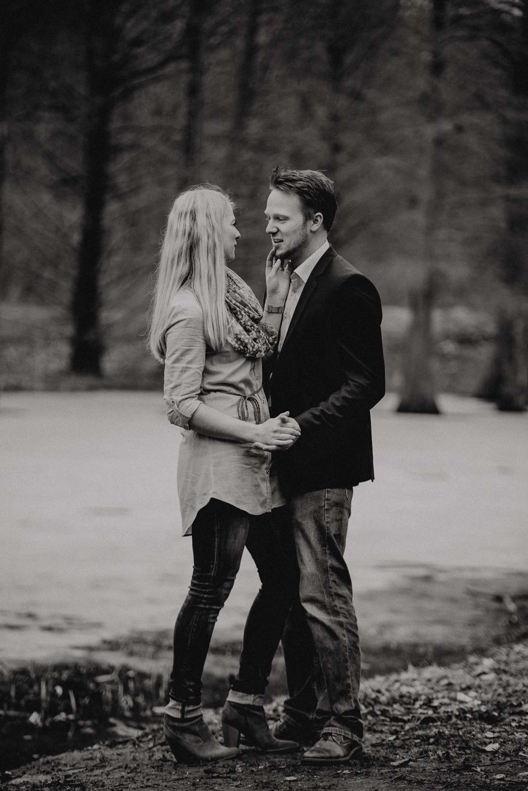 005-verlobungsshooting-engagement-fotograf-witten-rombergpark-dortmund