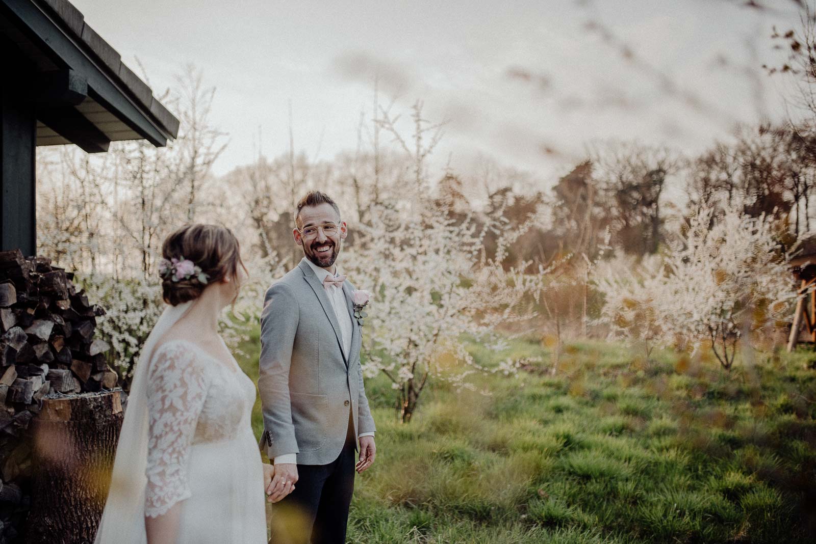 252-landhotel-voshoevel-land-hochzeit-brautpaarshooting