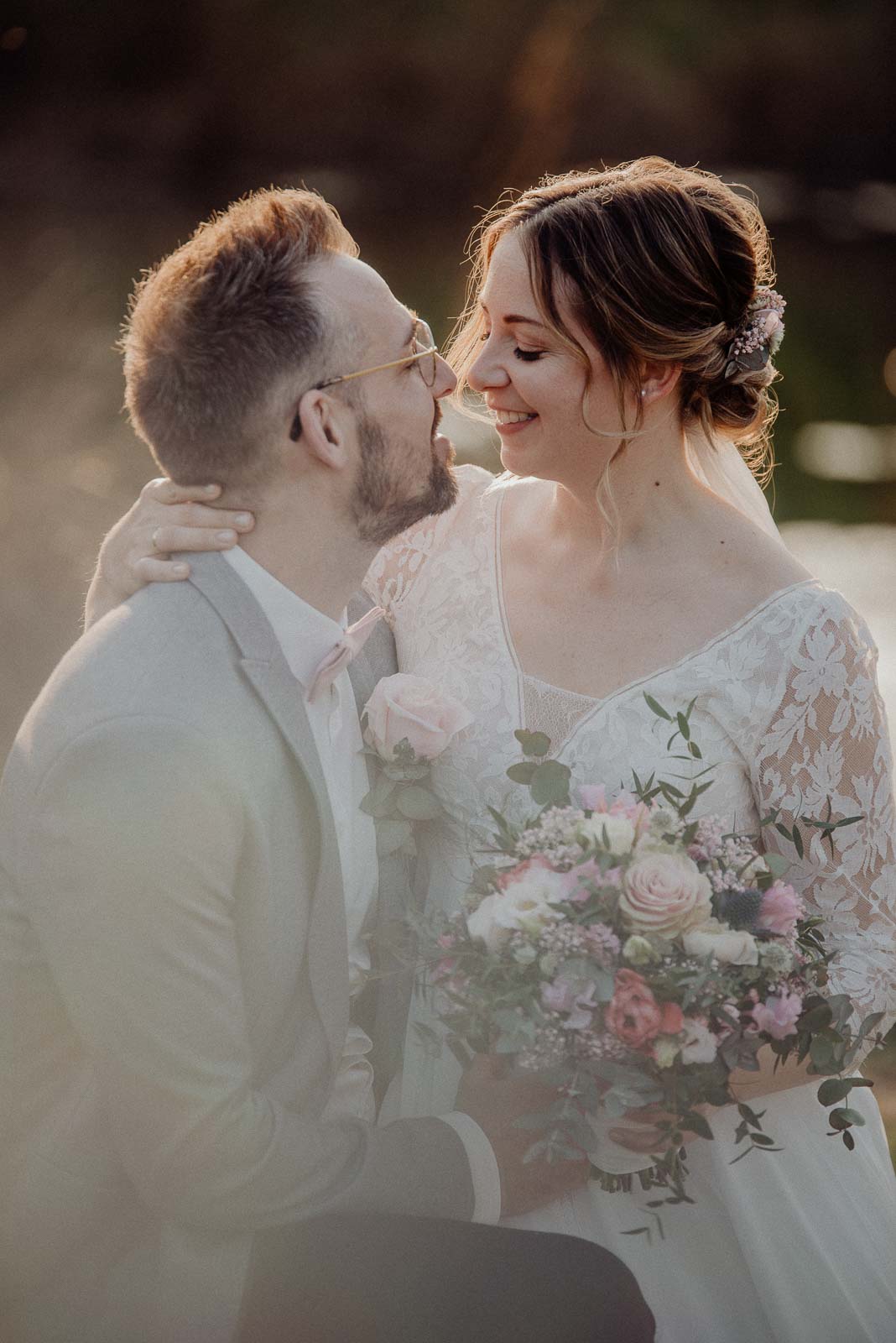 256-landhotel-voshoevel-land-hochzeit-brautpaarshooting