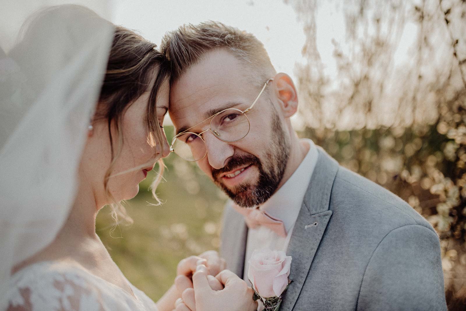 266-landhotel-voshoevel-land-hochzeit-brautpaarshooting