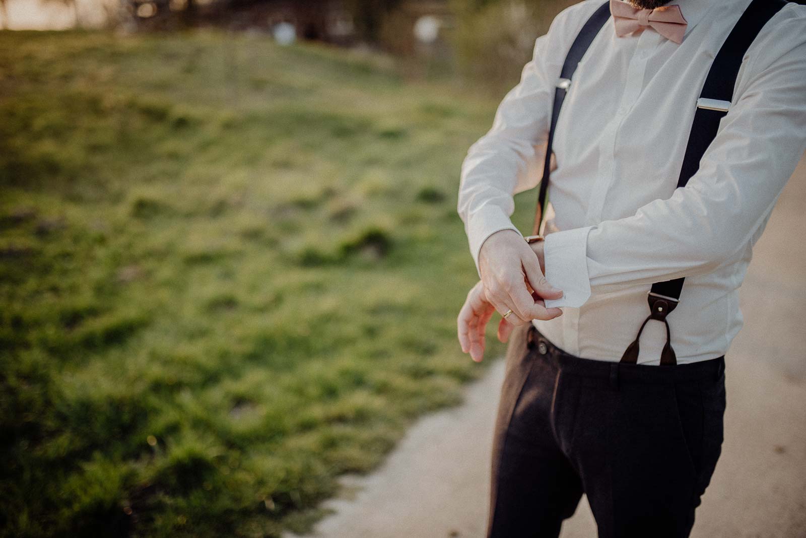 296-landhotel-voshoevel-land-hochzeit-brautpaarshooting