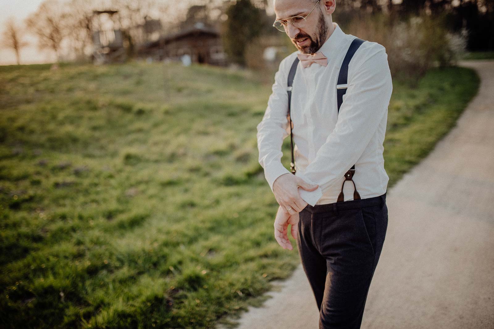 297-landhotel-voshoevel-land-hochzeit-brautpaarshooting