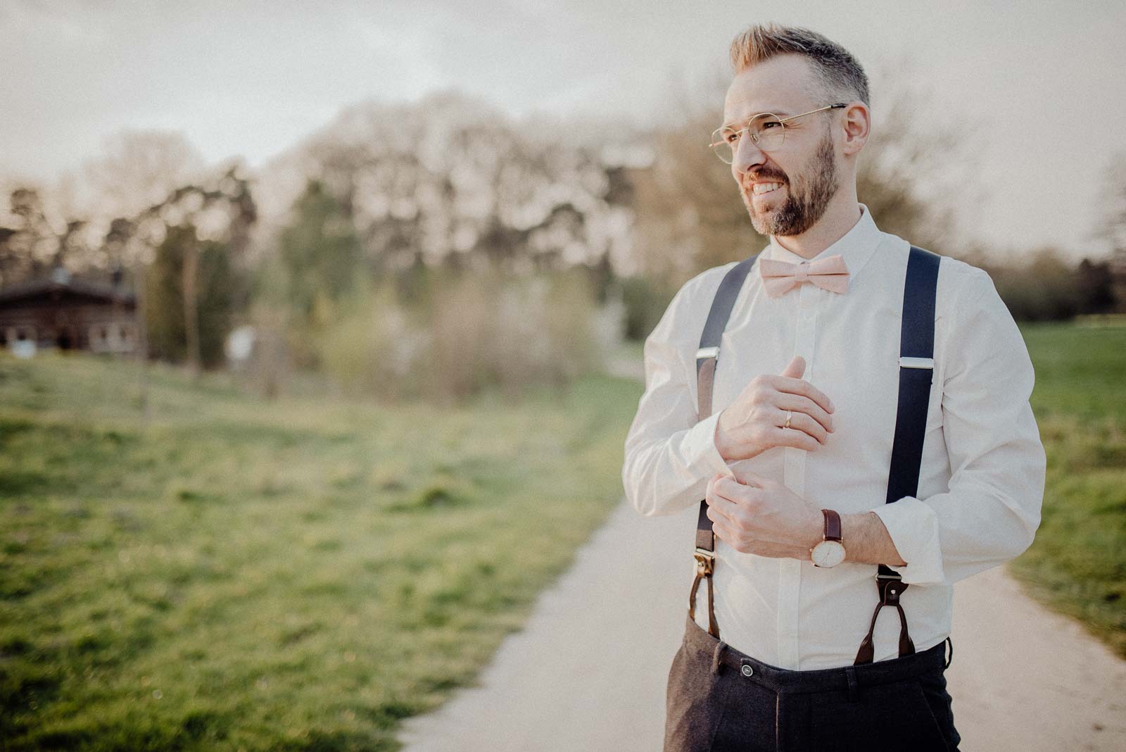 298-landhotel-voshoevel-land-hochzeit-brautpaarshooting