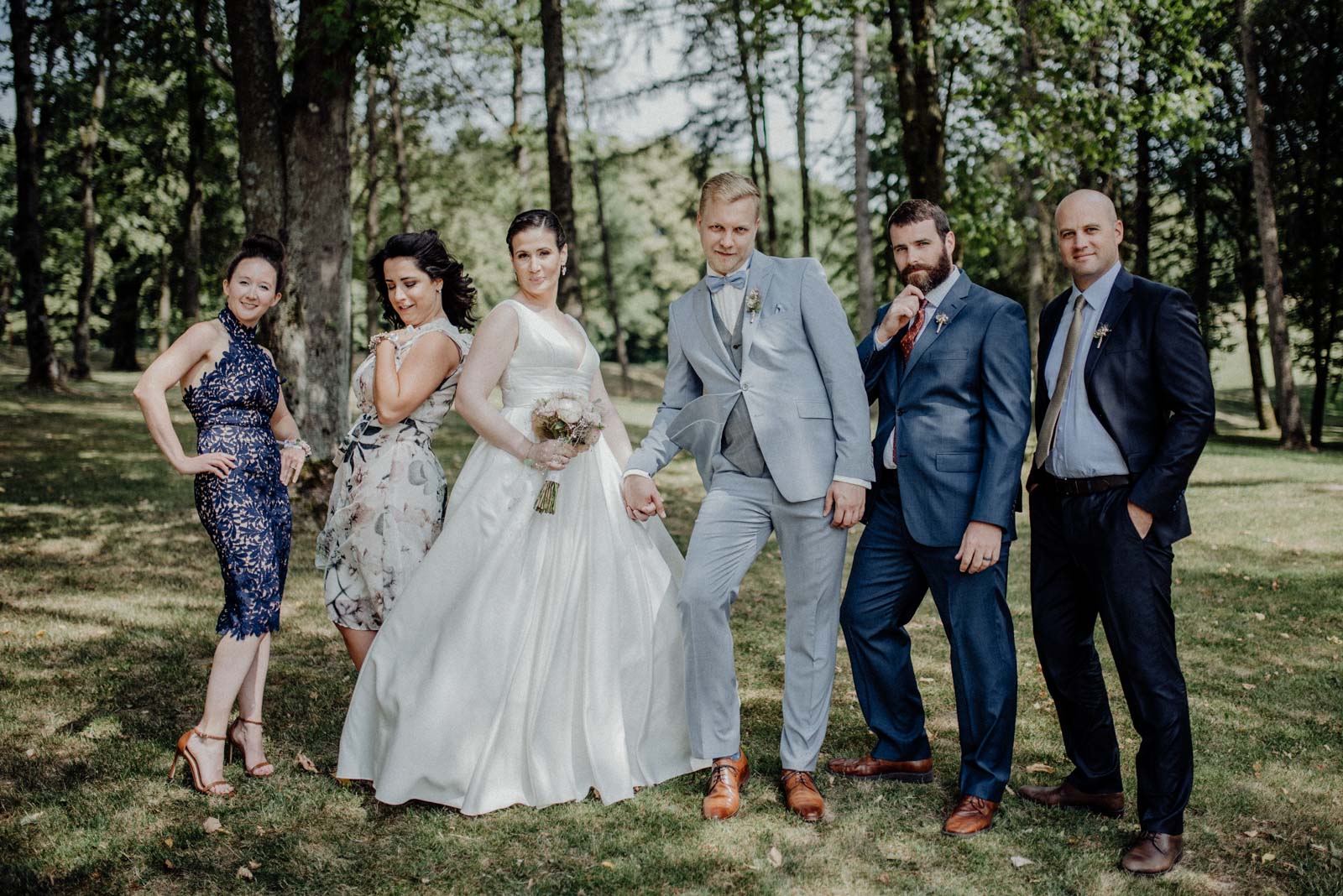 Spaß bei den Familienfotos am Hochzeitstag