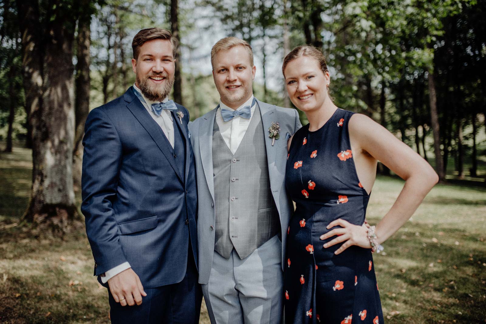 Geschwister beim Familienshooting am Hochzeitstag