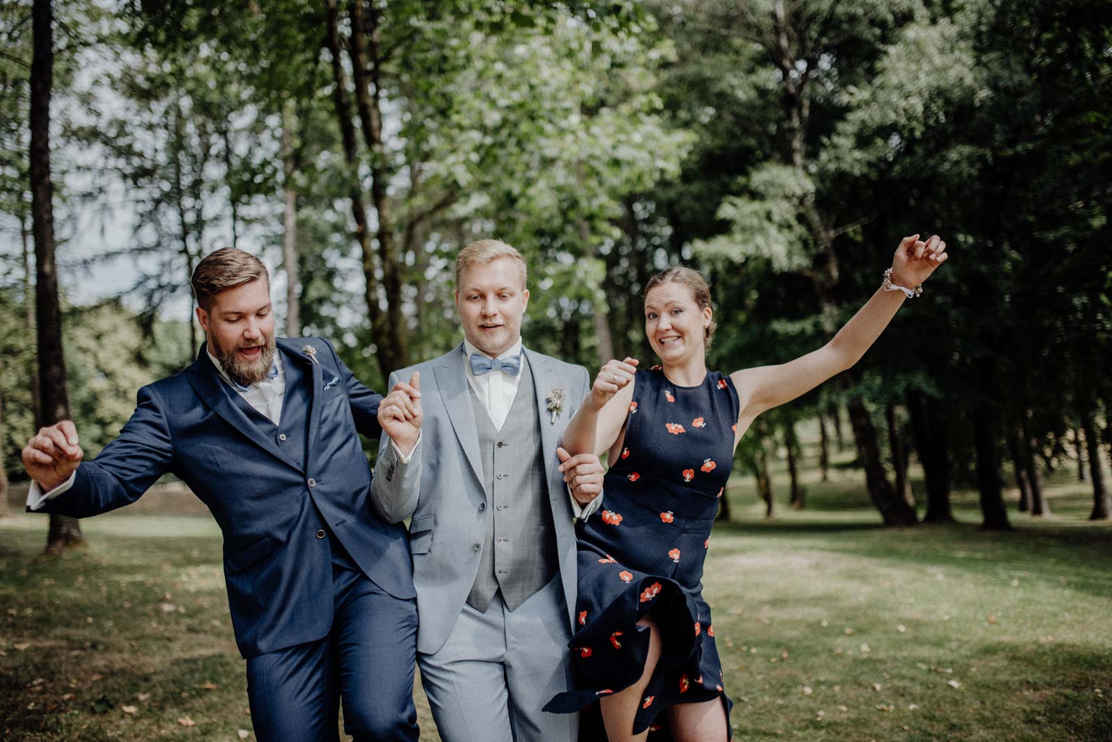 Geschwister beim Familienshooting am Hochzeitstag