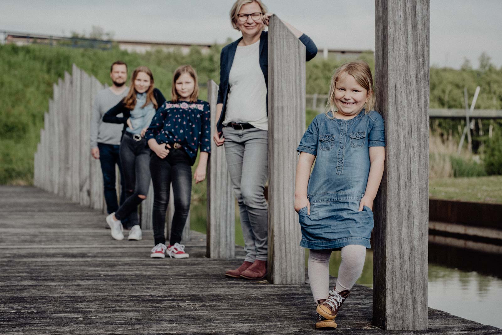 Die kleinste der Familie im Fokus beim Familienshooting