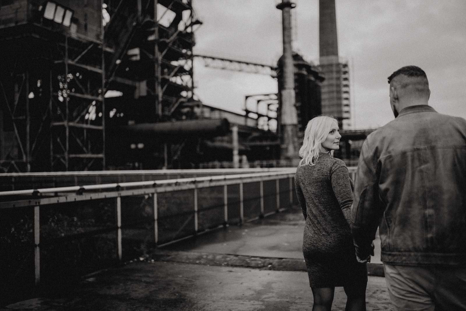 043-Babybauch-Shooting-Paarshooting-LaPaDu-Fotograf-Ruhrgebiet-Industriegebiet