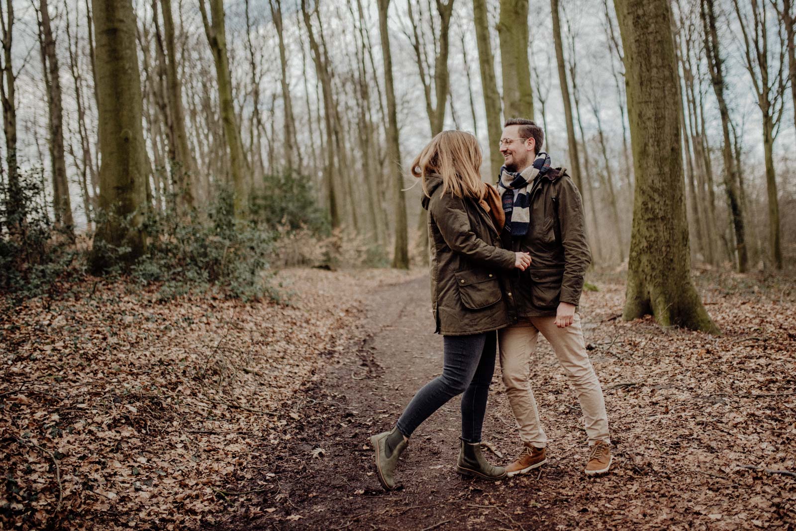 Candid Moments beim babybauchshooting