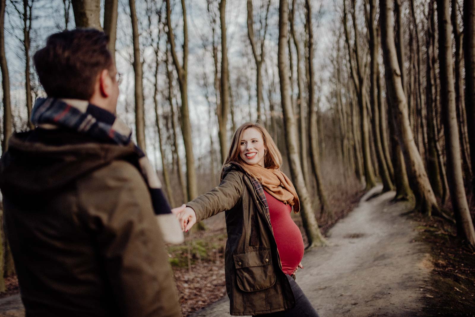 Instagrampose beim Paarshooting bei der Babybauch Session