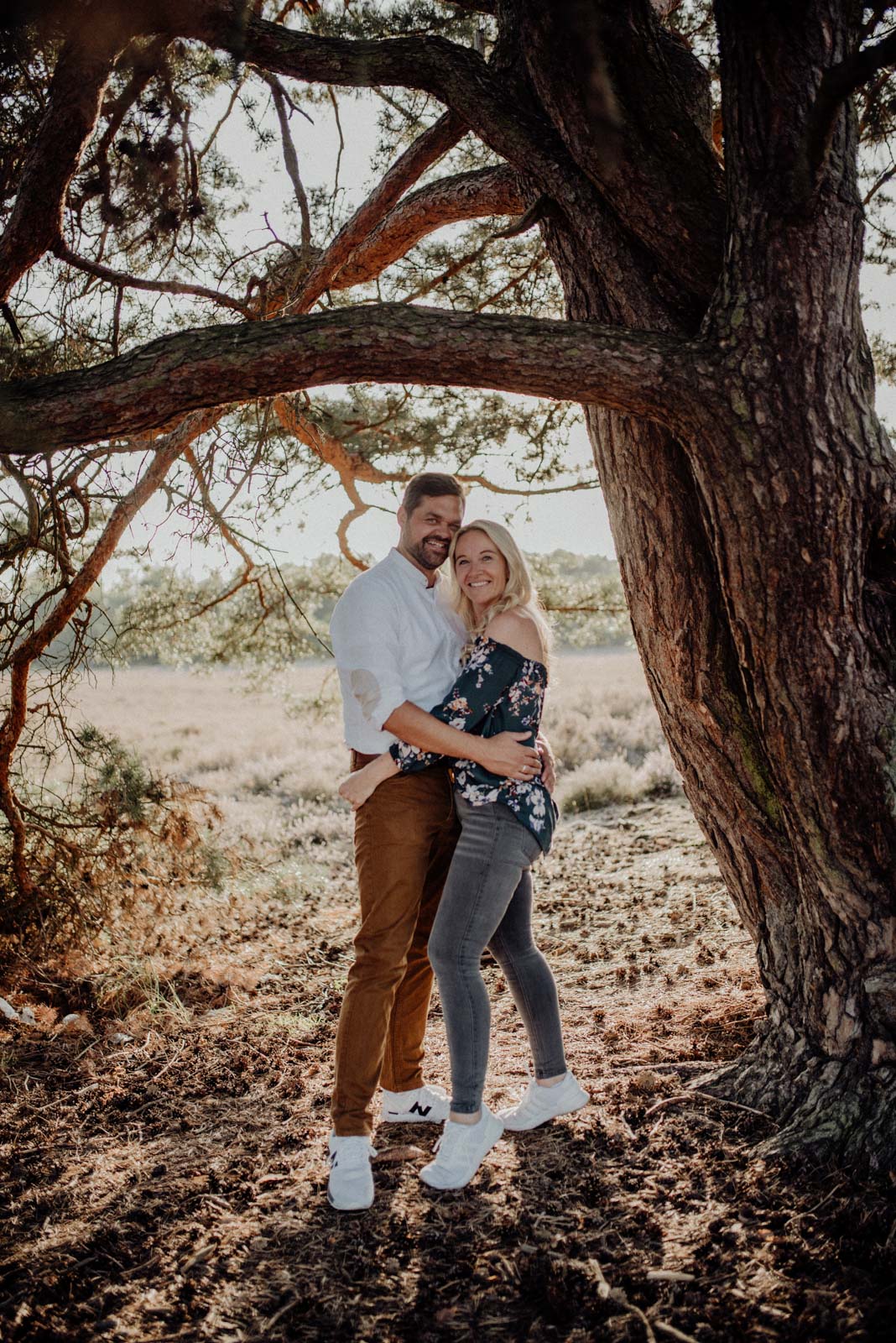 018-Familienfotos-Familienreportage-Heideshooting-natürlich-Heide