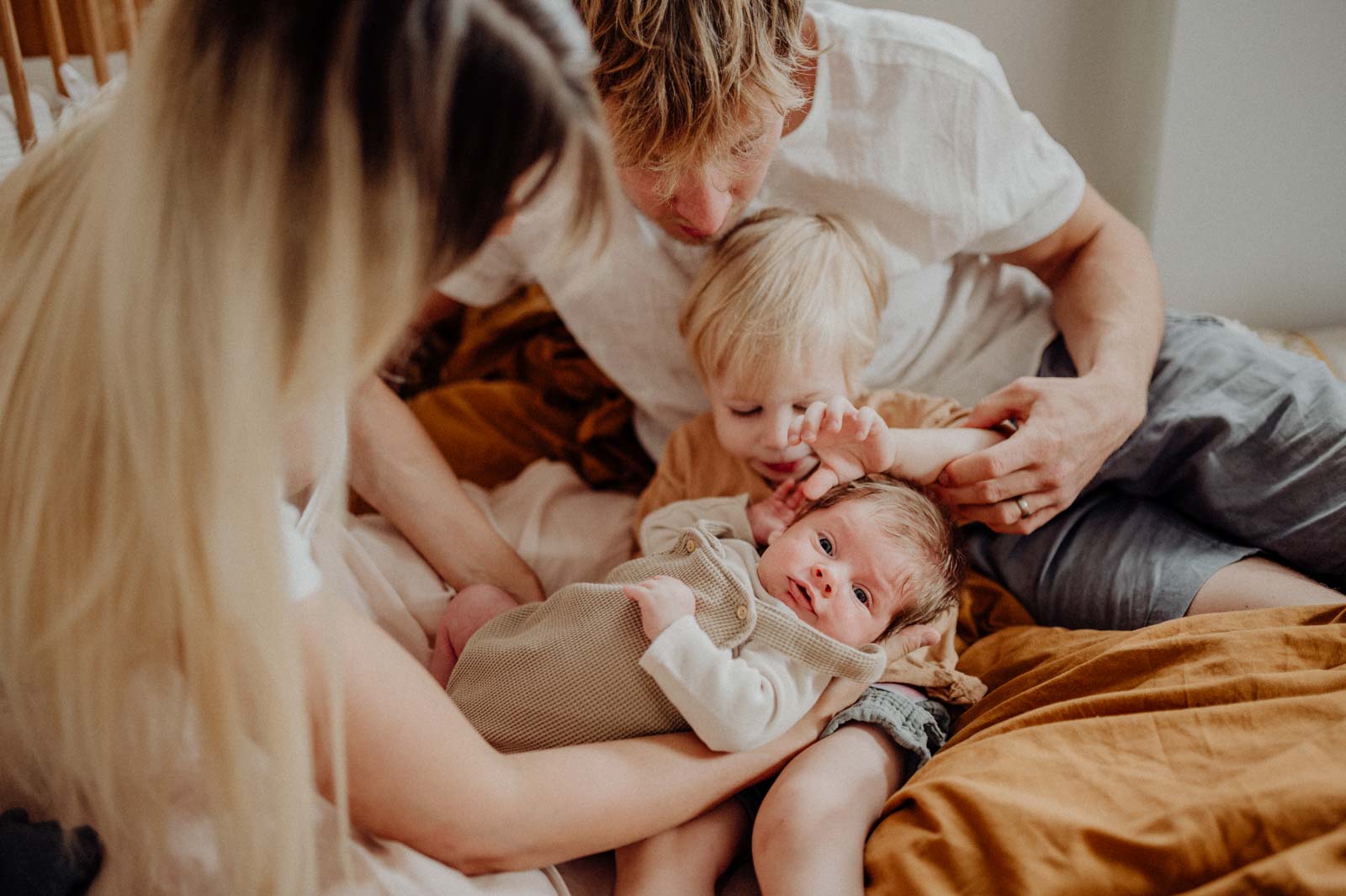 005-homesession-familienshooting-familienfotos-reortage-fotografin-witten