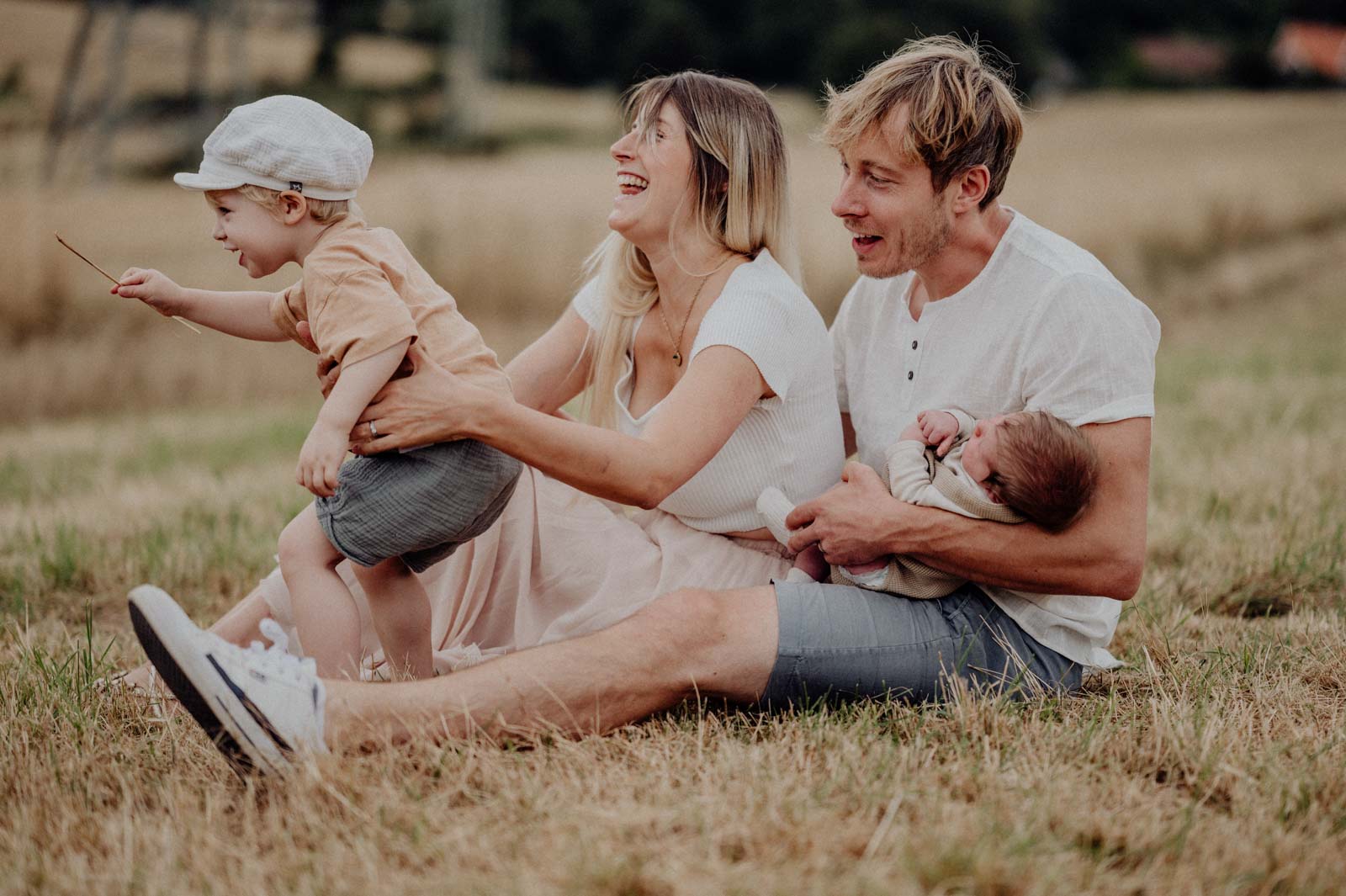 058-homesession-familienshooting-familienfotos-reortage-fotografin-witten