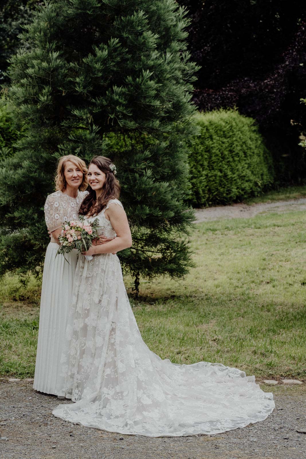 Mutter-Tochter-Portraits am Tag der Hochzeit