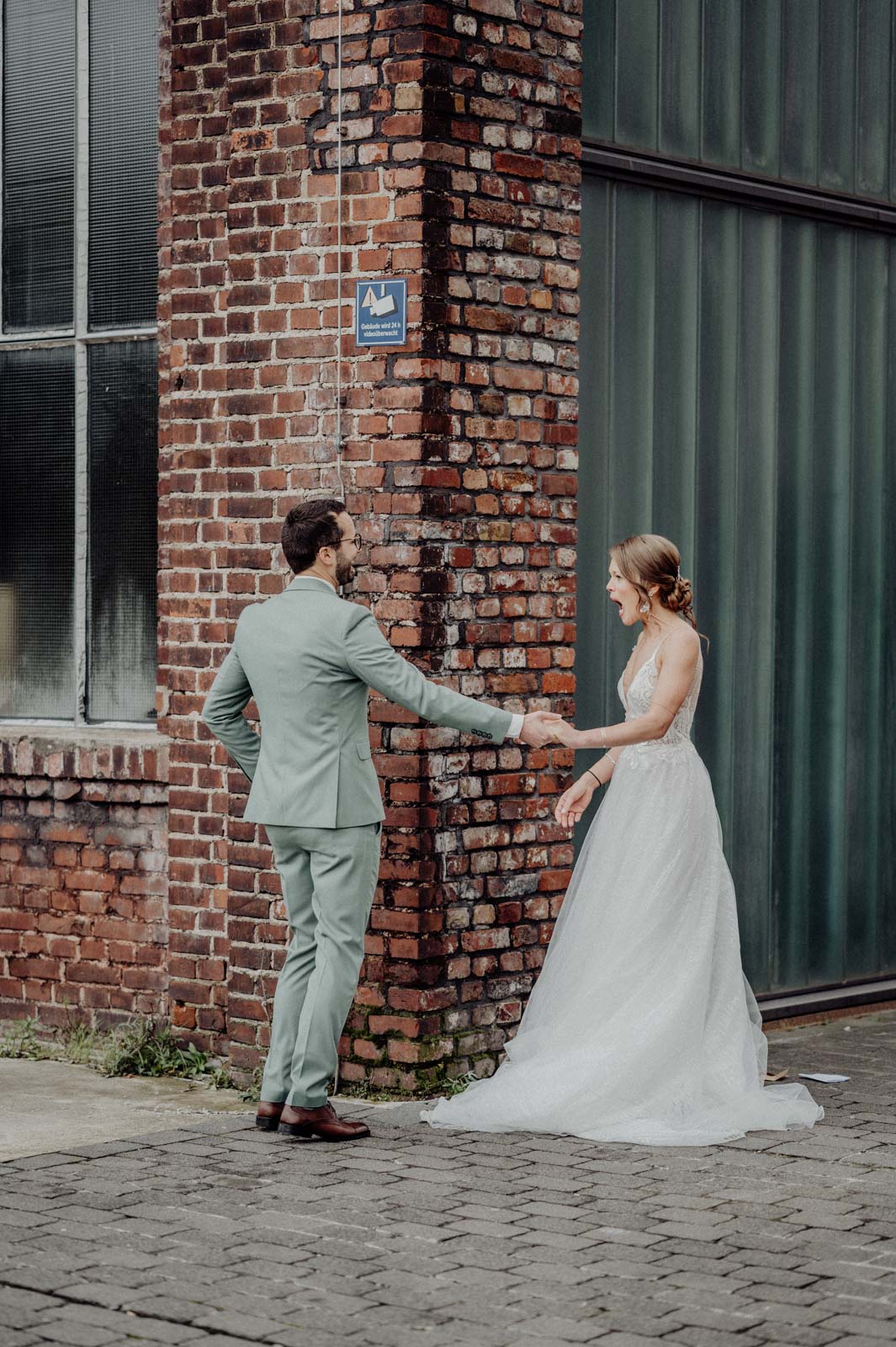 013-hochzeit-jahrhunderthalle-bochum-paarshooting-1stlook