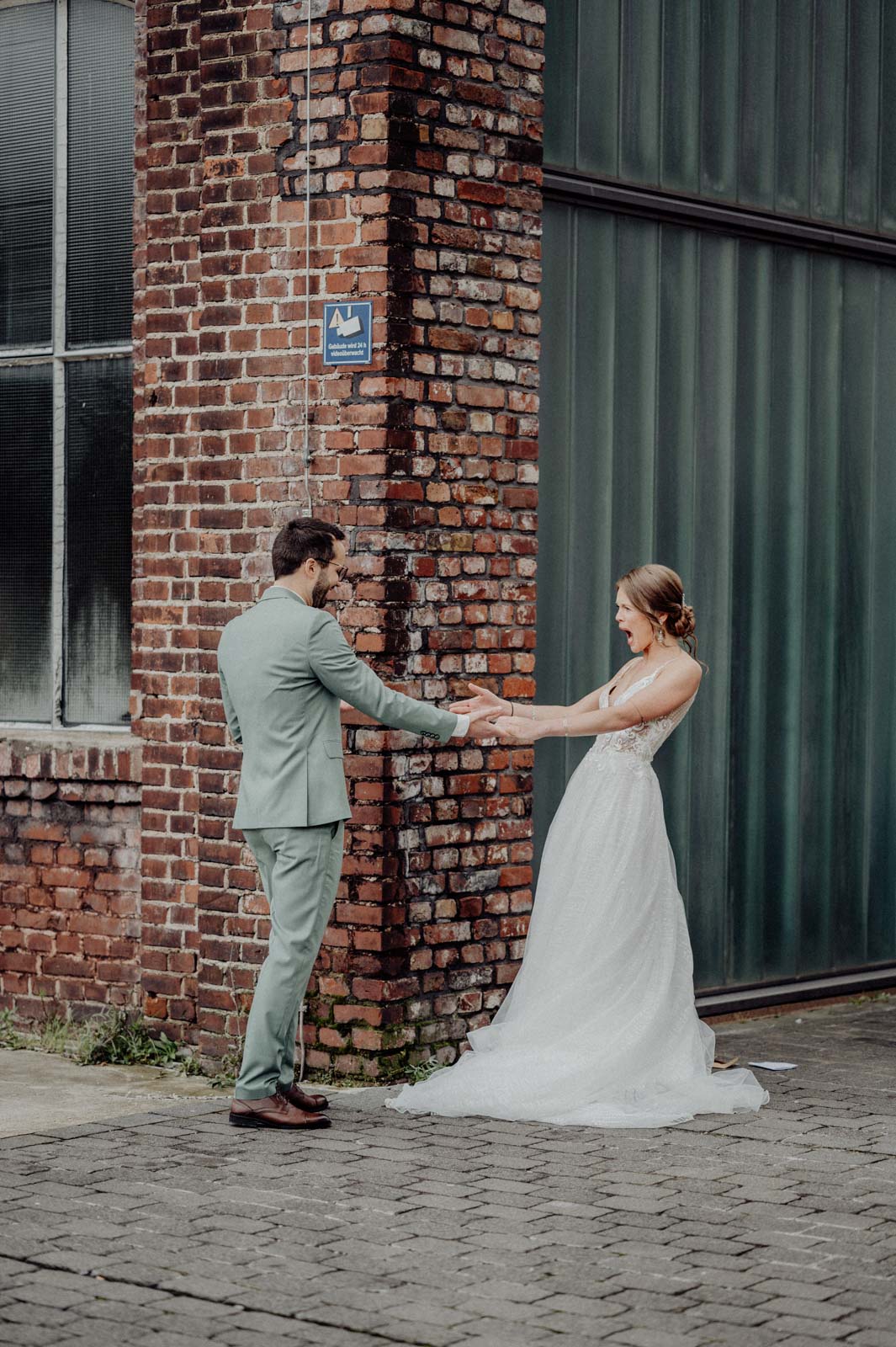 014-hochzeit-jahrhunderthalle-bochum-paarshooting-1stlook