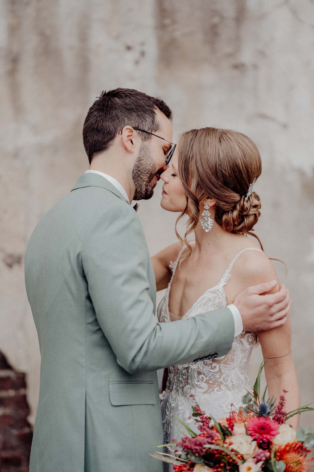 023-hochzeit-jahrhunderthalle-bochum-paarshooting-1stlook