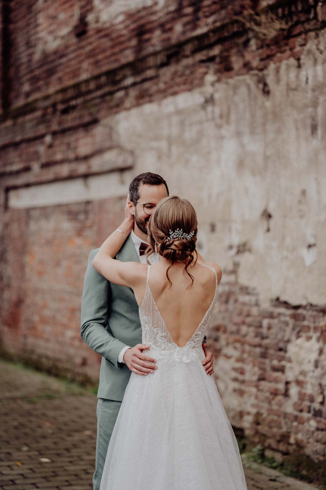 025-hochzeit-jahrhunderthalle-bochum-paarshooting-1stlook