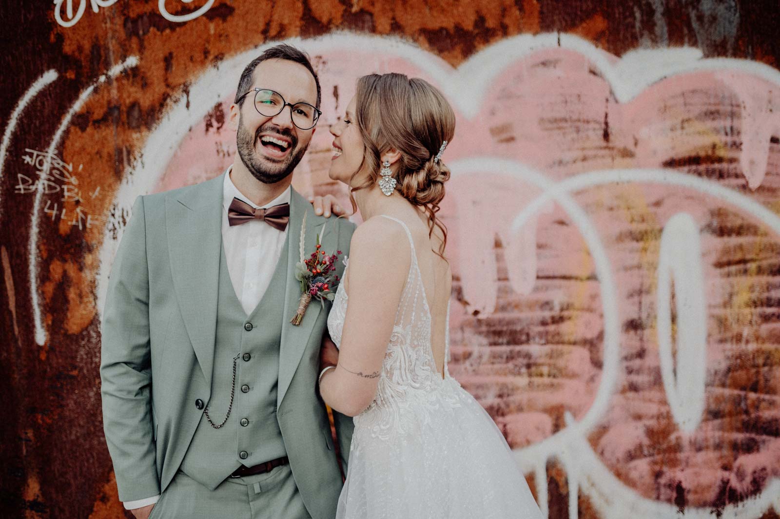 048-hochzeit-jahrhunderthalle-bochum-paarshooting-1stlook