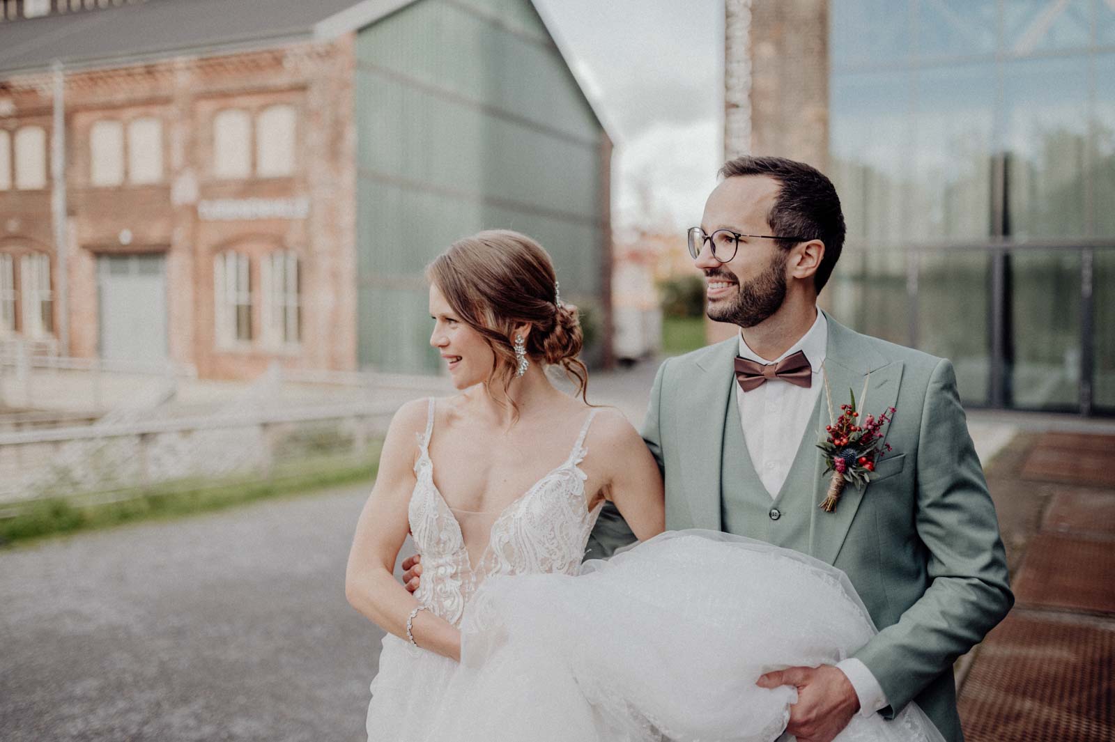 055-hochzeit-jahrhunderthalle-bochum-paarshooting-1stlook