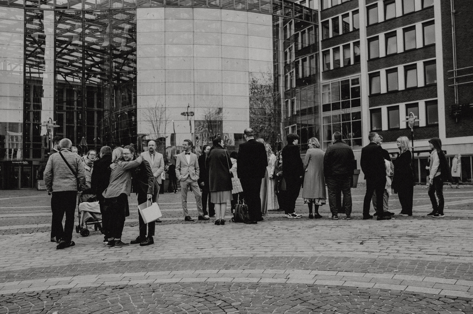 Hochzeitsgaeste Dortmund Innenstadt Standesamt