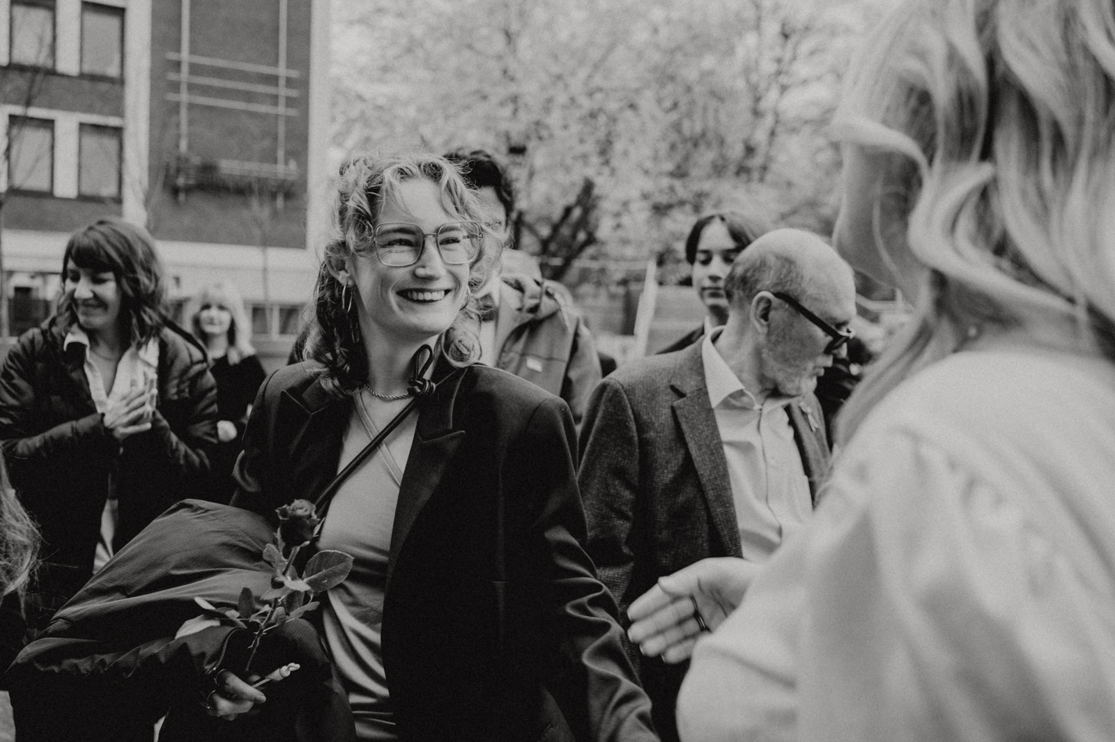 068-©gescheschmidt-hochzeit-dortmund-altes-stadthaus-gratulationen-gaeste