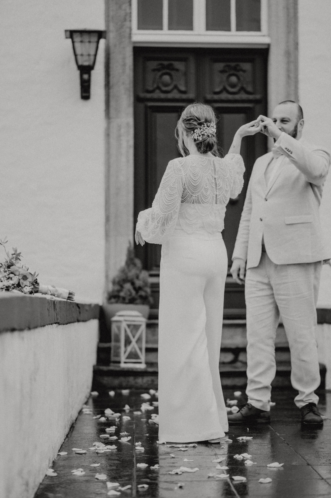 120-©gescheschmidt-hochzeitsfotografin-haus-neersdonk-paarshooting-brücke