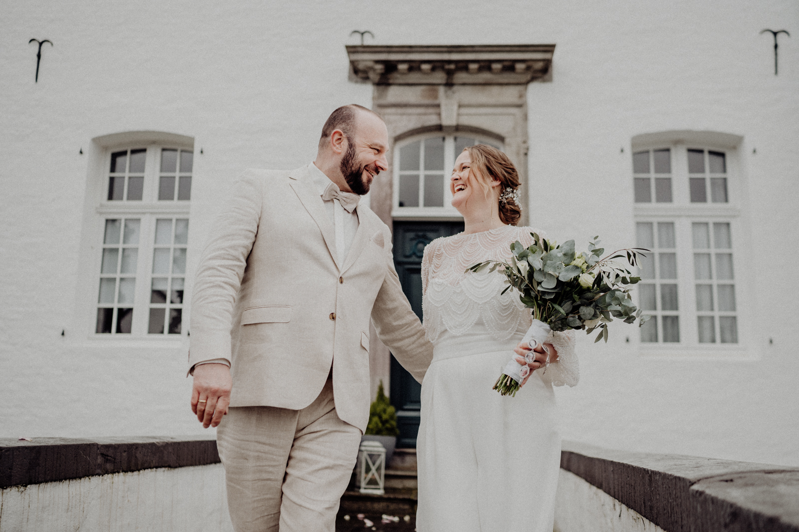 126-©gescheschmidt-hochzeitsfotografin-haus-neersdonk-paarshooting-brücke