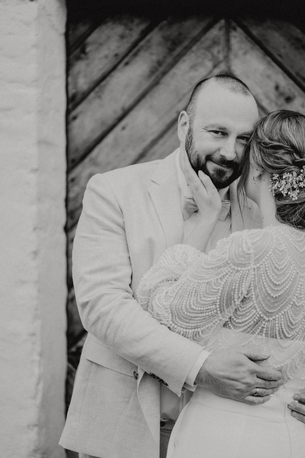 129-©gescheschmidt-hochzeitsfotografin-haus-neersdonk-paarshooting-brücke