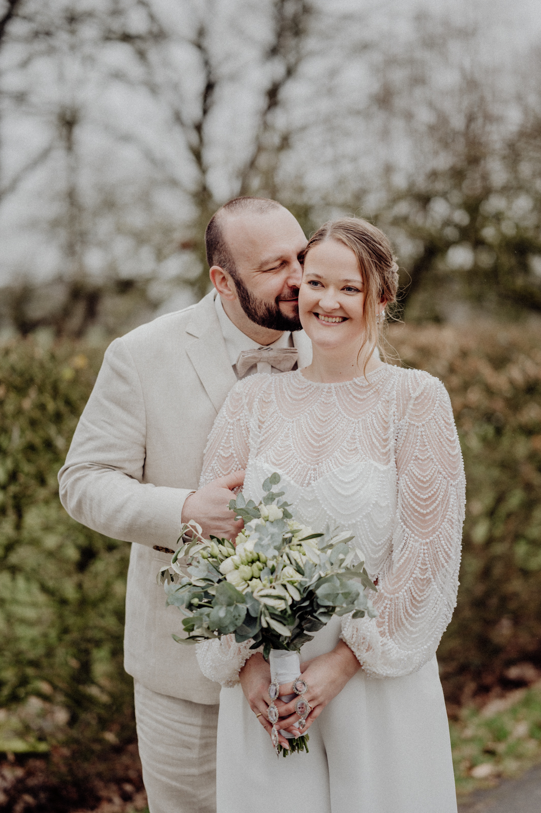 133-©gescheschmidt-hochzeitsfotografin-haus-neersdonk-paarshooting-brücke