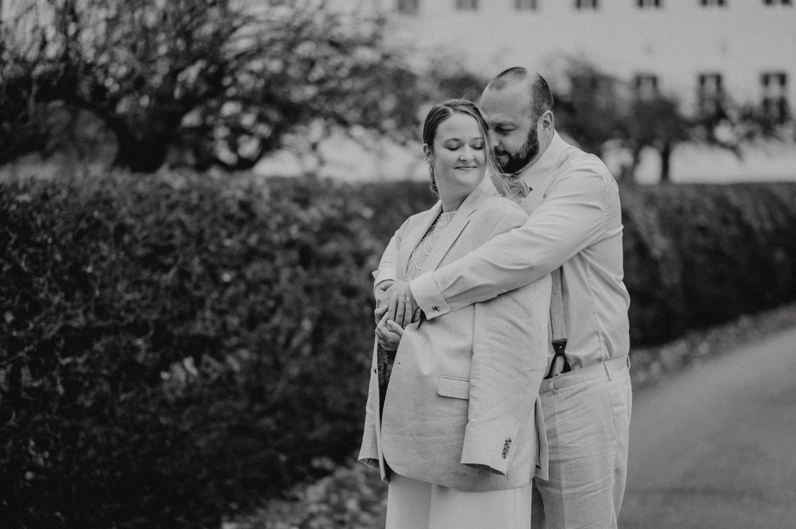 136-©gescheschmidt-hochzeitsfotografin-haus-neersdonk-paarshooting-brücke